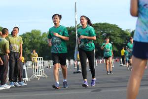 BIB: 2161
                            <button type="button" onclick="openModal(5173069)" class="btn btn-primary btn-sm float-right btn-popup" data-toggle="modal" data-target=".modal-high-quality">
                        <i class="fas fa-shopping-cart"></i> Add to Cart
                    </button>
                                            <button type="button" onclick="isThisMe(5173069, true)" class="btn btn-success btn-sm float-right btn-popup btn-isme hidden" data-toggle="tooltip" data-placement="bottom" title="นี่คือรูปของคุณใช่ไหม คลิกที่นี่เพื่อเอาเข้าอัลบั้ม">
                        <i class="fas fa-plus"></i> Add to album
                    </button>
                    <button type="button" onclick="isThisMe(5173069, false)" class="btn btn-warning btn-sm float-right btn-popup btn-isnotme hidden">
                        <i class="fas fa-ban"></i> Remove from album
                    </button>